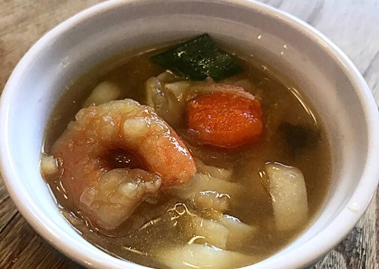 Healthy Vietnamese Cabbage Soup