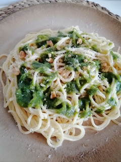 Una foto de Espaguetis con pesto de apio
