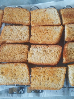 A picture of Suji Bread and Suji Toast (Rusk).
