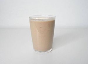 Una foto de Maca con leche peruana