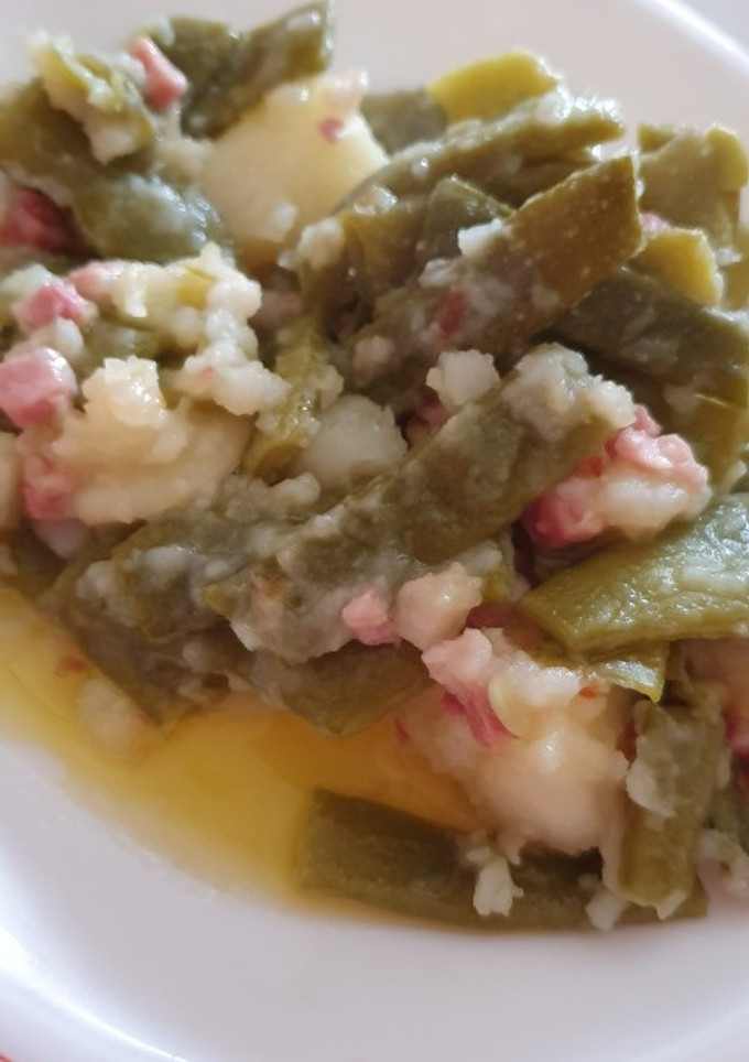 Una foto de Judías verdes rehogadas con cebolla y jamón