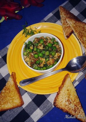 A picture of Matar Anda Bhurji (Egg and Pea Scramble).