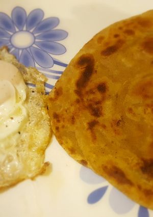 A picture of Paratha (fry egg).