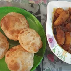 A picture of Dum aloo.
