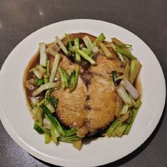 A picture of Fried Yellow Fin Tuna.