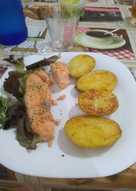 Salmon con patatas 483 recetas caseras Cookpad Salmón sobre bisqué de gambas y patatas panaderas con
