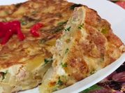 Una foto de tortilla de claras y vegetales