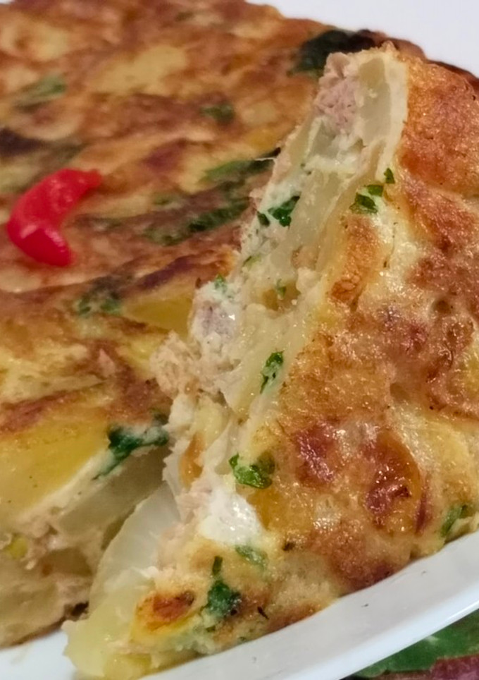 Una foto de Tortilla de calabacín y atún!!