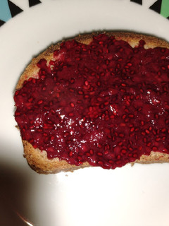 Una foto de Mermelada de frutos rojos y chía