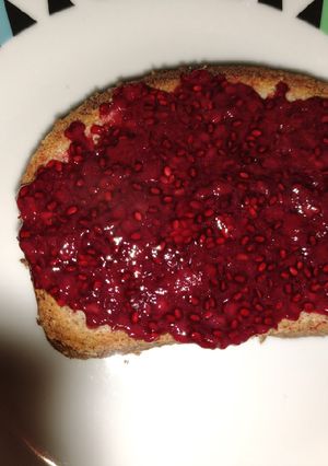 Una foto de Mermelada de frutos rojos y chía
