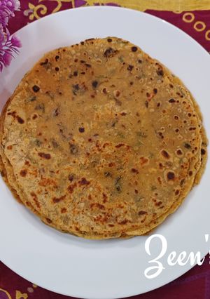 A picture of Maize and Wheat Rotis with Fenugreek Greens.