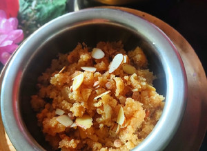 A picture of Sooji Halwa.