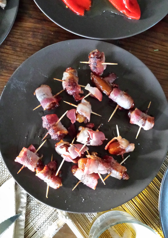 Una foto de Dátiles con bacon