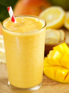 Una foto de Batido de mango y manzana