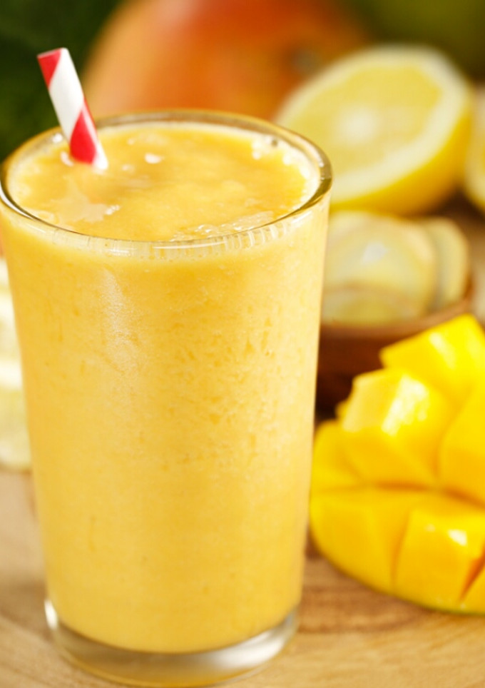 Una foto de Batido de mango y manzana