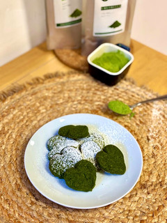Una foto de Galletas de té matcha 🍵 para San Valentín 💝