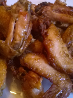 Una foto de Alitas de pollo al limón y a las finas hierbas