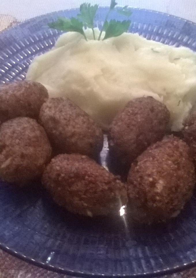 Una foto de Quipes con puré de papas