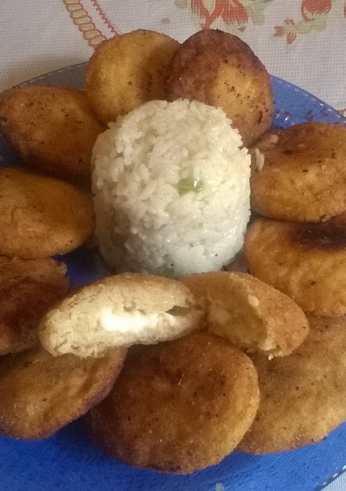 Una foto de Bombitas de polenta y queso fresco