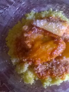 Una foto de Arroz amarillo con estofado de pollo