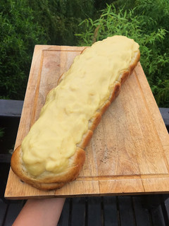 Una foto de Trenza dulce con crema pastelera