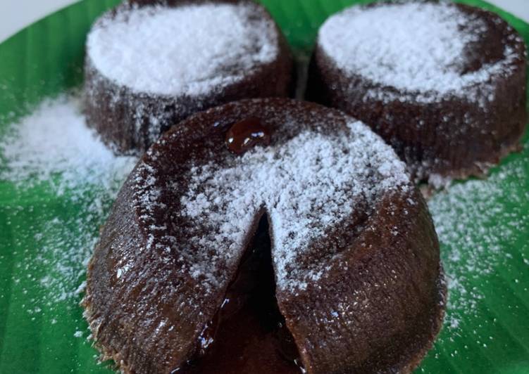 Molten Cake (Lava Cake)