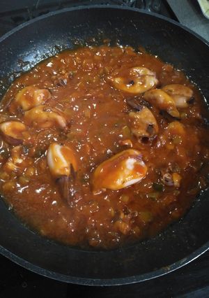 Una foto de Calamares con pisto