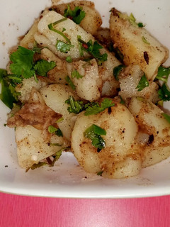 चटपटे आलू(chatpate aloo recipe in hindi) रेसिपी मुख्य फोटो