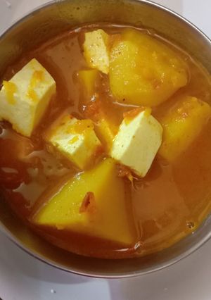 A picture of Potato Paneer.