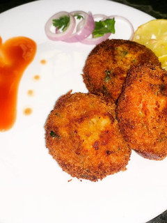 சிக்கன் கட்லெட் (Chicken cutlet recipe in tamil) செய்முறை முக்கிய புகைப்படம்