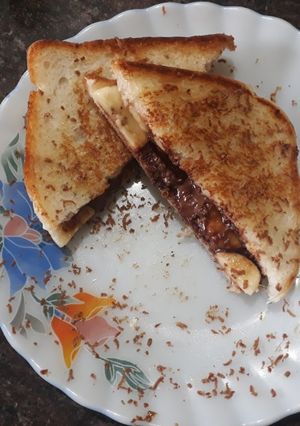 A picture of Nutella Banana Toast.