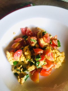 Una foto de Huevos revueltos 🍅🌱