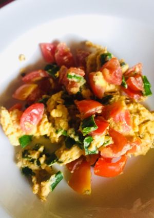 Una foto de Huevos revueltos 🍅🌱