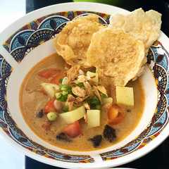 A picture of Soto Betawi.