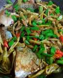 Cá trác kho dưa môn