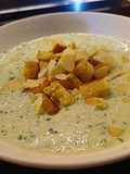 Zuppa fredda di cetrioli e yogurt greco