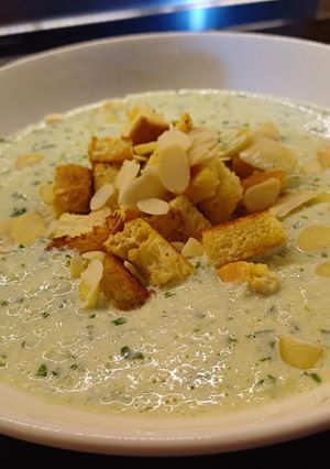Foto di Zuppa fredda di cetrioli e yogurt greco