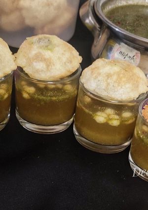 A picture of Panipuri Shots (Gupchup Golgappe).