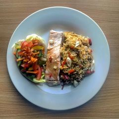 A picture of Coconut Rice with Salmon.