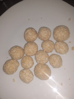 Una foto de Cocadas con leche condensada