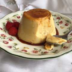 Una foto de Flan de turrón