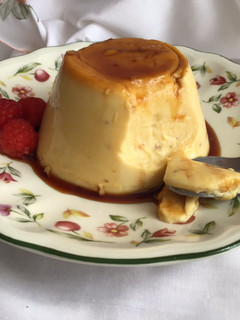 Una foto de Flan de turrón