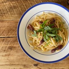 A picture of 🍝 Firefly squid - Hotaru ika - in aglio olio e pepperoncino.