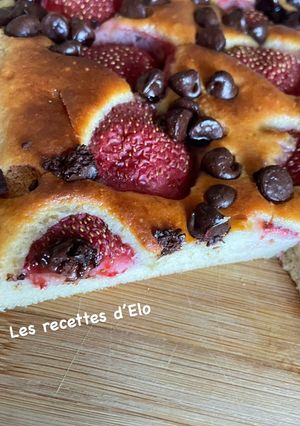 Une photo de Gâteau au Skyr fraise et chocolat