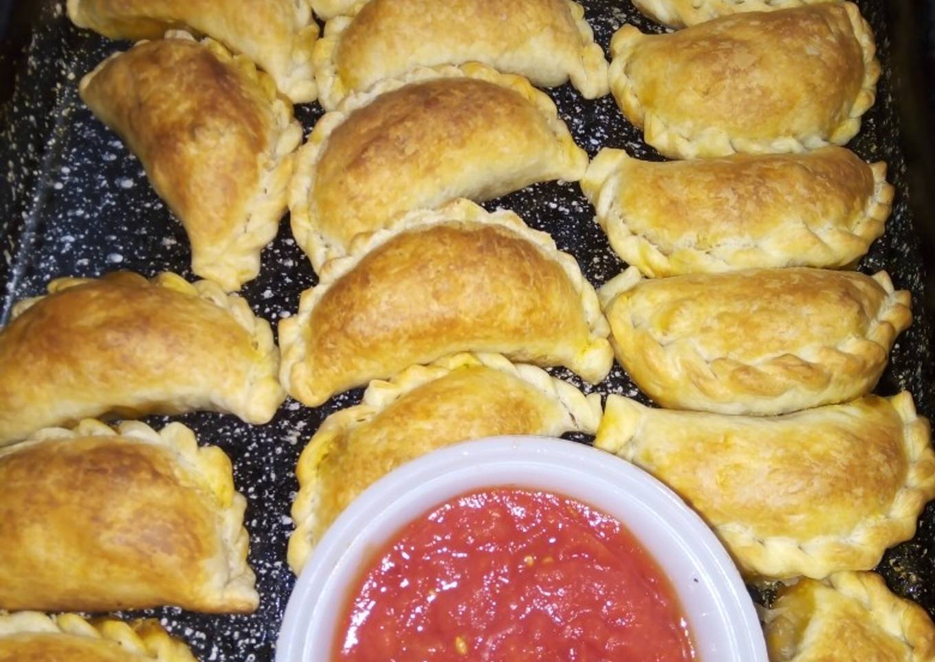 Empanadas de carne con salsa picante
