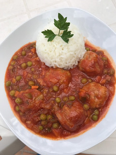 Una foto de Albóndigas con tomates a mi manera!!!!☺️👍