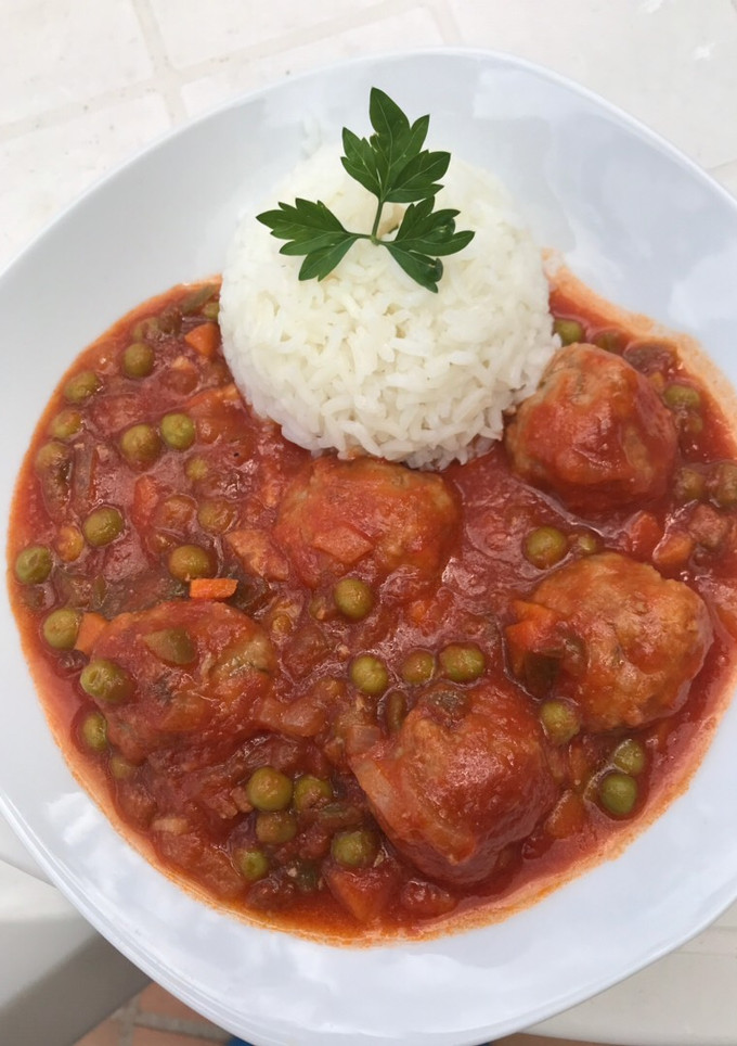 Una foto de Albóndigas con tomates a mi manera!!!!☺️👍