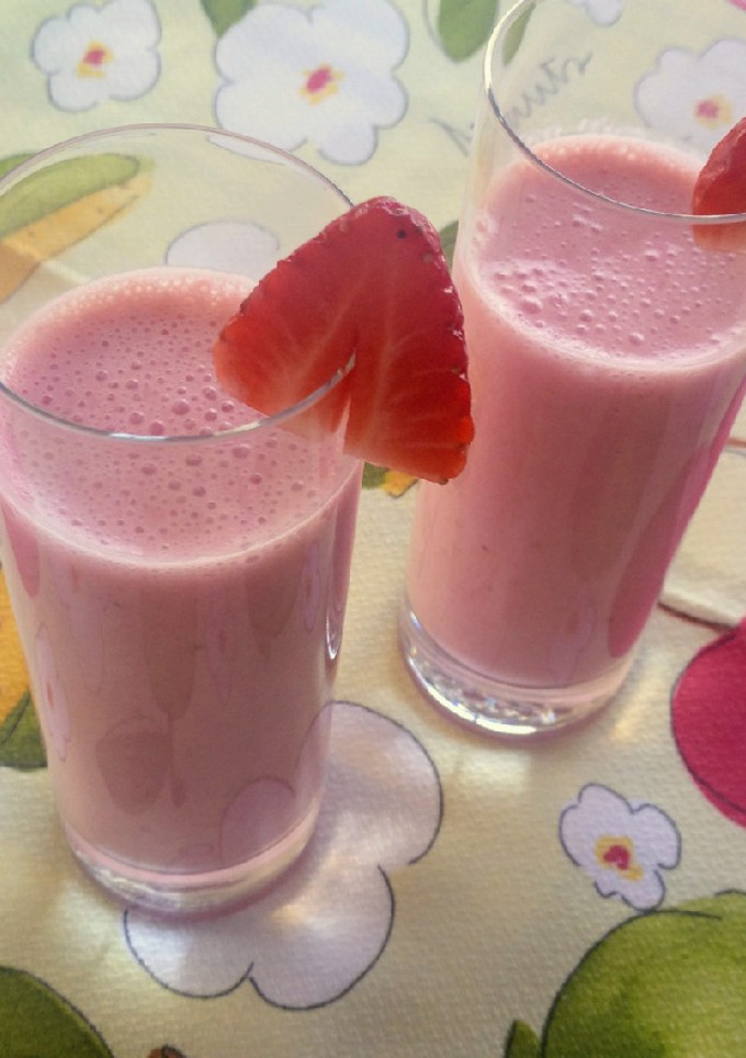 Una foto de Batido de fresas y yogur
