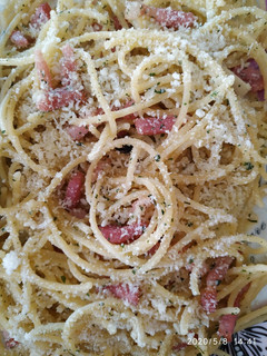 Una foto de Espaguettis alla Gricia