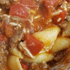 A picture of Shells n tomatoes.
